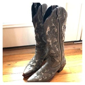 Coral woman’s floral glittered cowgirl boots